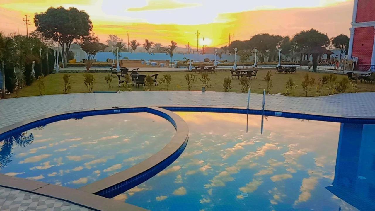 The Kamoda Resort Ambikapur Eksteriør billede